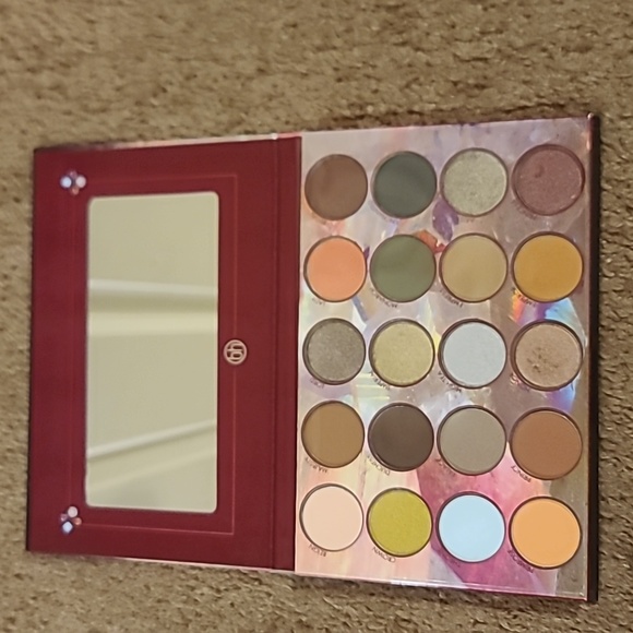 BH cosmetics 3 eyeshadow palettes - Picture 9 of 10